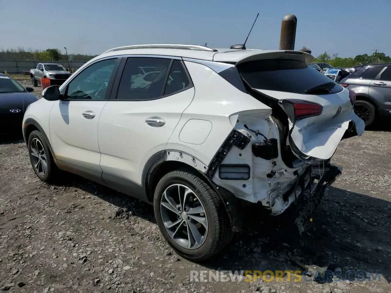 2 fotografías del automóvil dañado KL4MMDS21MB160677 BUICK ENCORE 2021