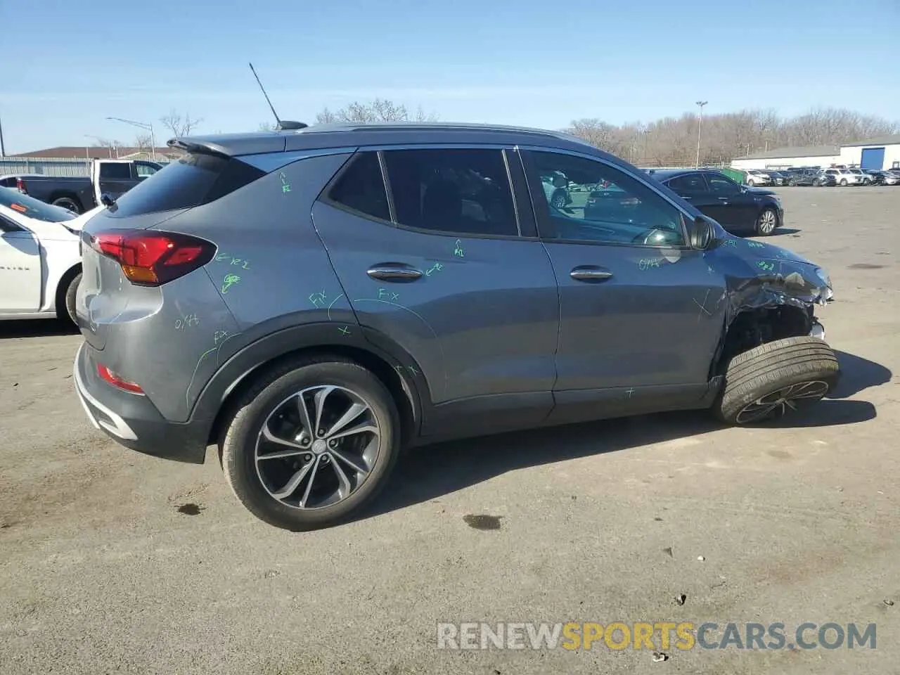 3 fotografías del automóvil dañado KL4MMDS2XMB107878 BUICK ENCORE 2021