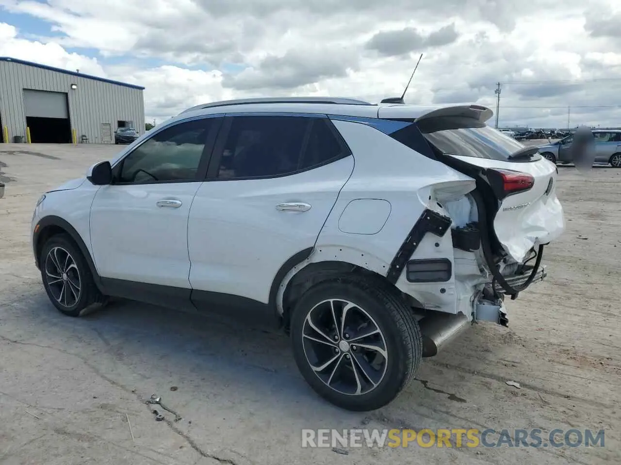 2 fotografías del automóvil dañado KL4MMDS2XMB179616 BUICK ENCORE 2021