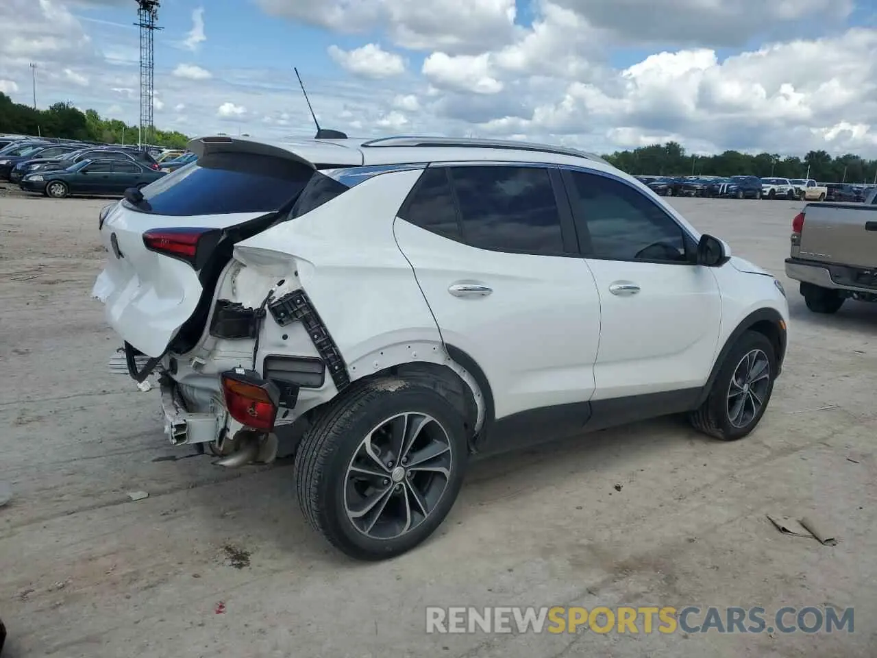 3 fotografías del automóvil dañado KL4MMDS2XMB179616 BUICK ENCORE 2021