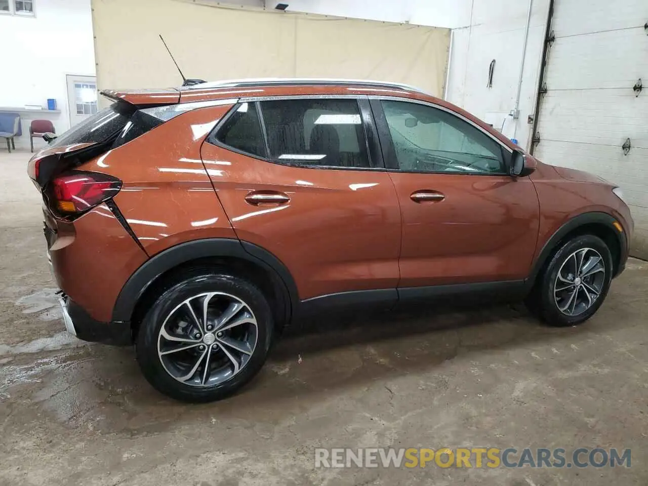 3 fotografías del automóvil dañado KL4MMESL1MB053014 BUICK ENCORE 2021