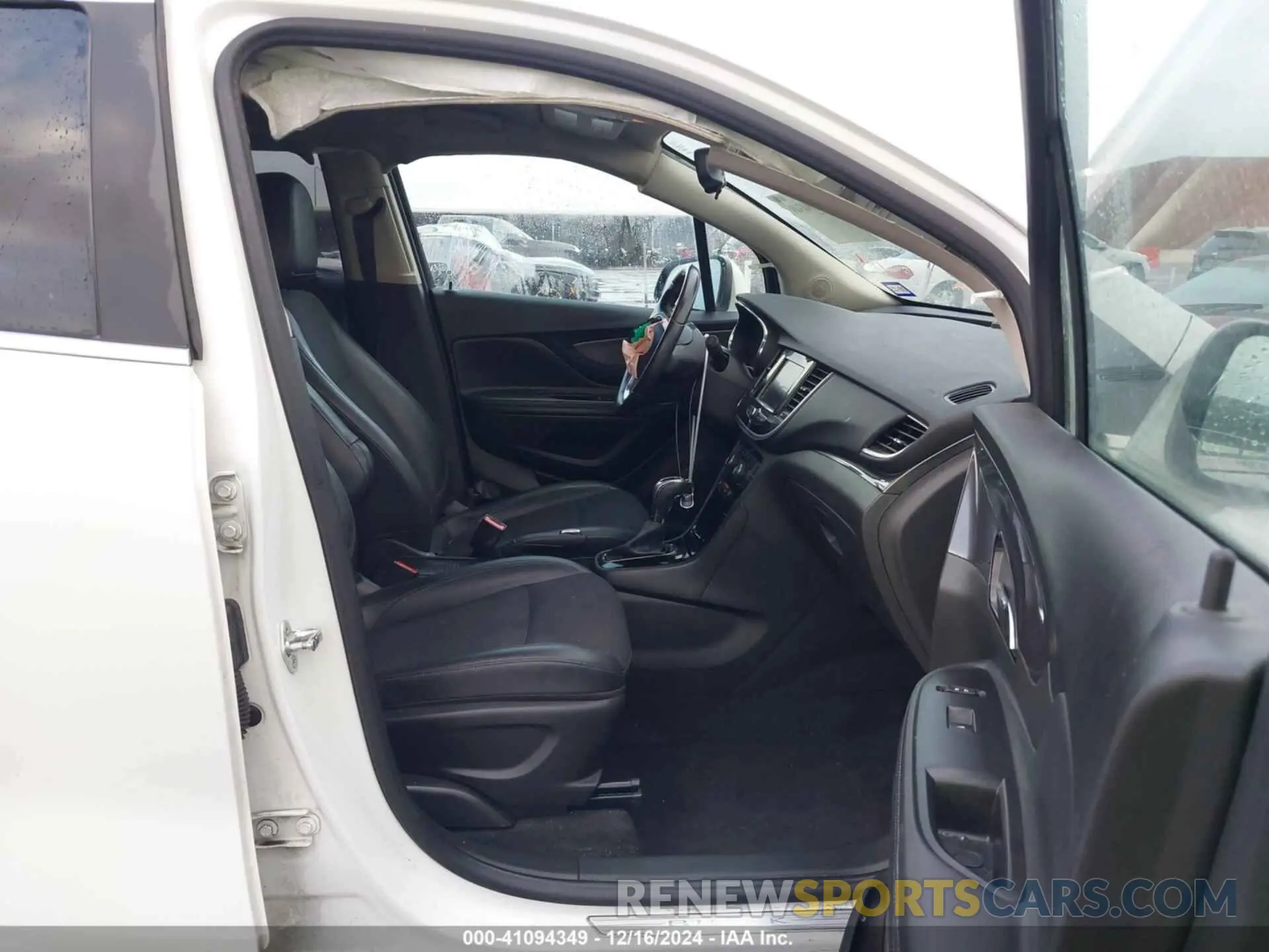 5 fotografías del automóvil dañado KL4CJASM6NB541740 BUICK ENCORE 2022