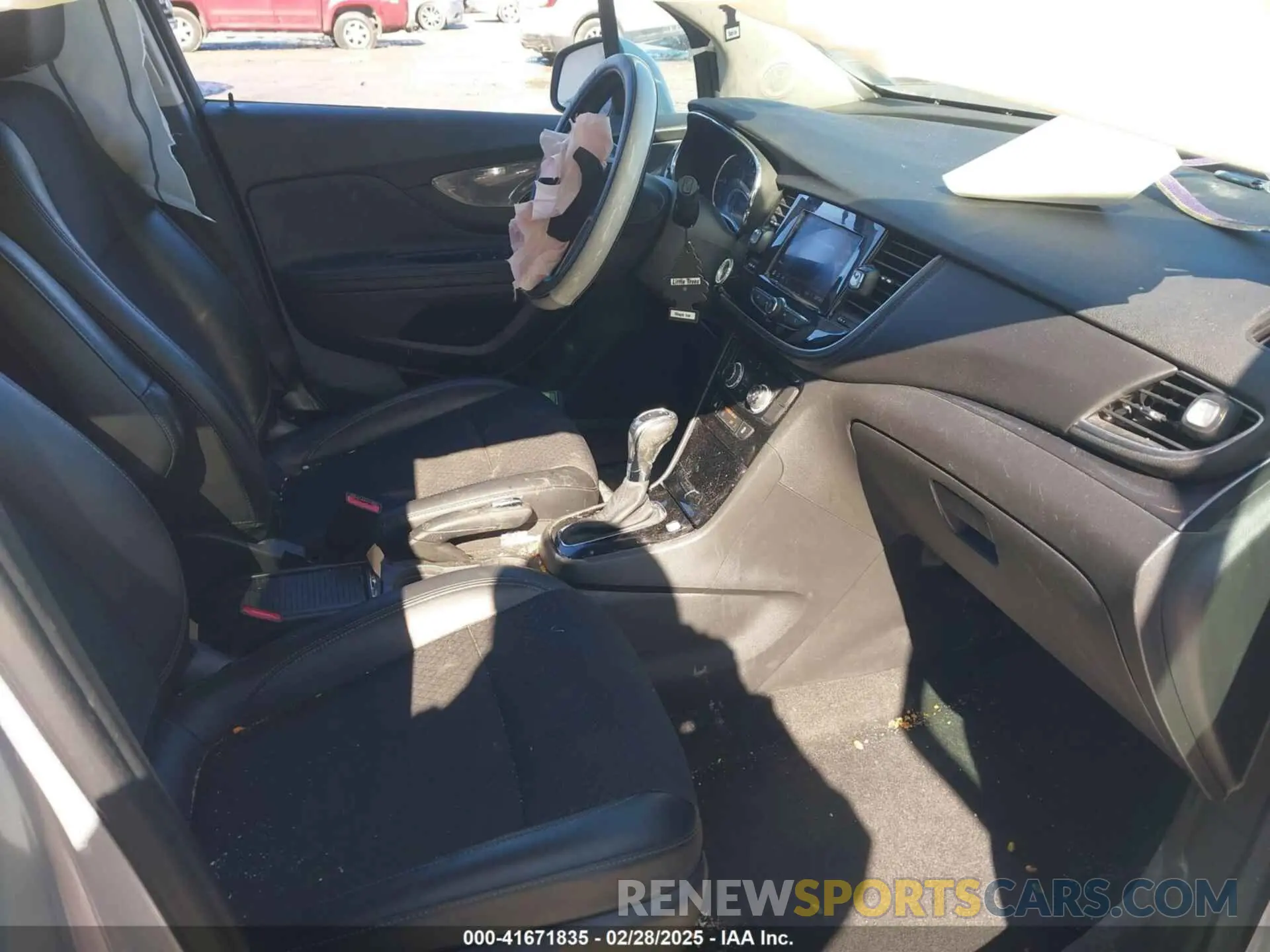 5 fotografías del automóvil dañado KL4CJESM2NB535795 BUICK ENCORE 2022