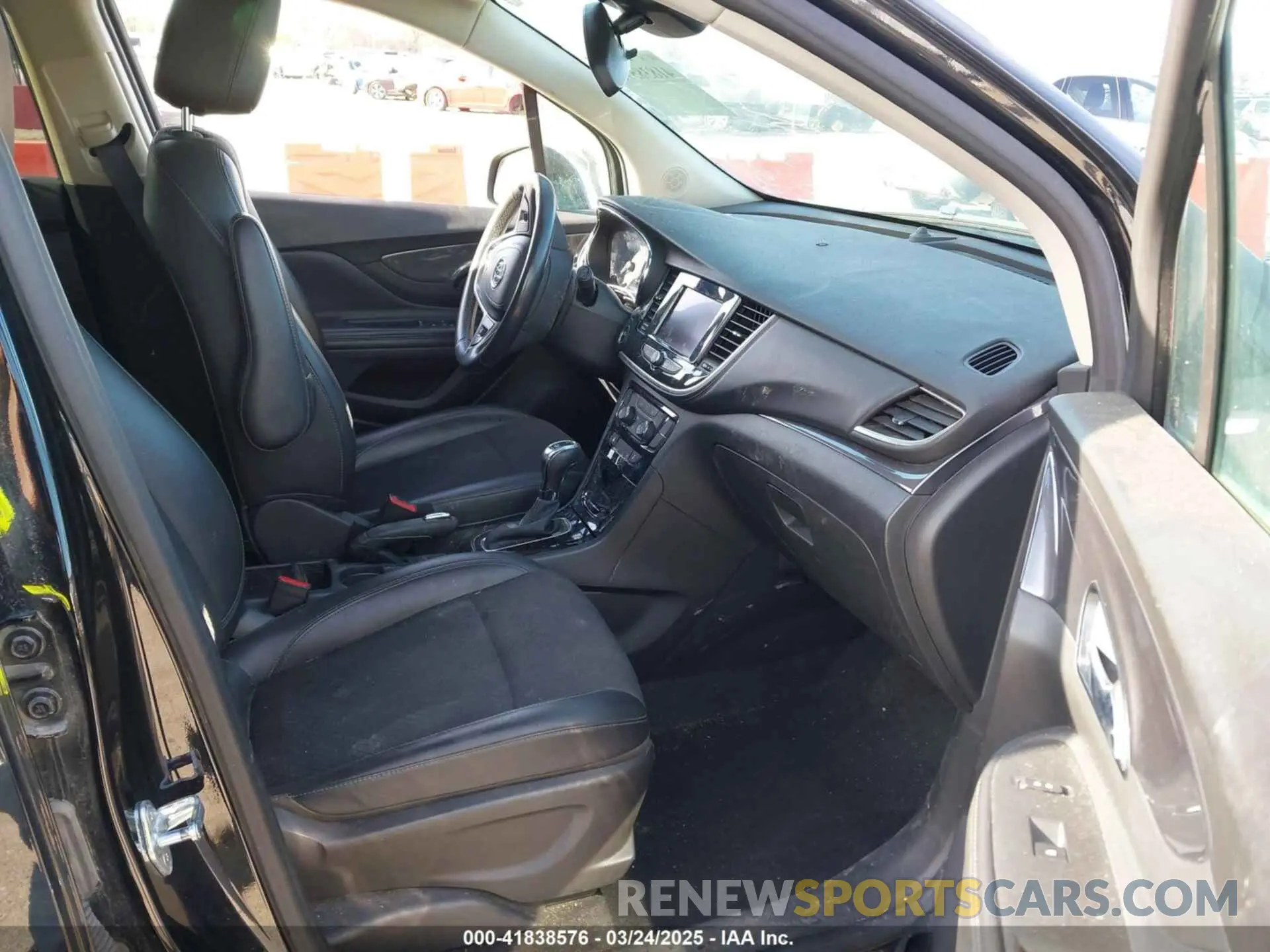 5 fotografías del automóvil dañado KL4CJESM4NB535233 BUICK ENCORE 2022