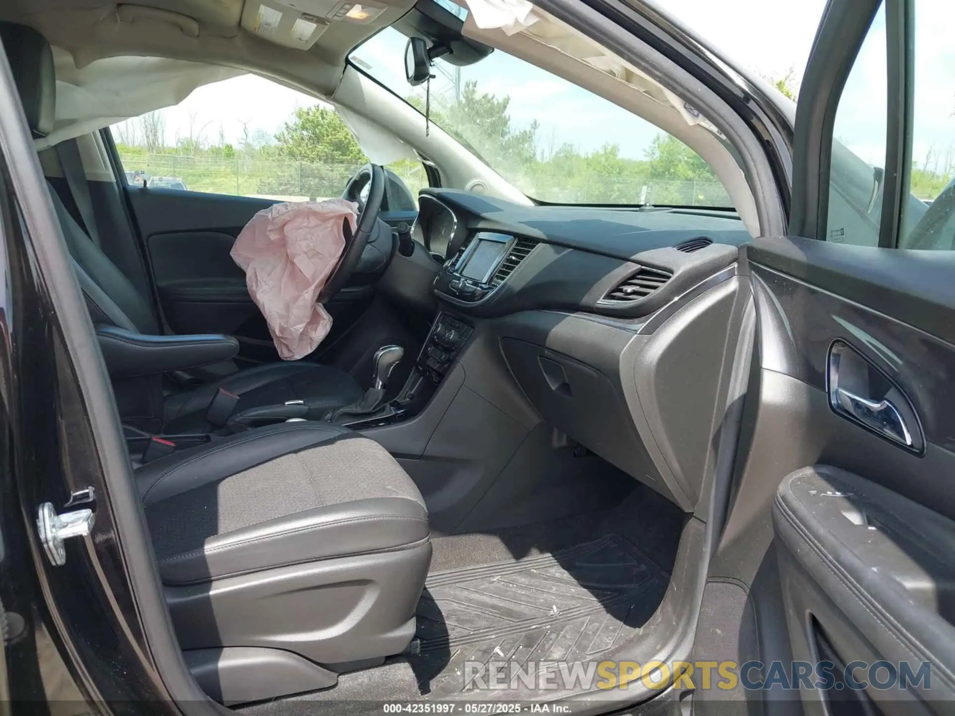 5 fotografías del automóvil dañado KL4CJESM5NB556897 BUICK ENCORE 2022