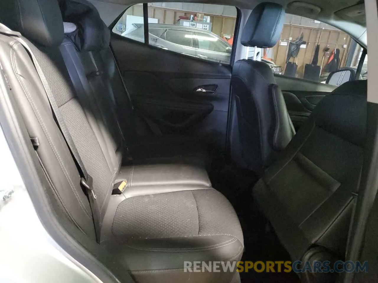 11 fotografías del automóvil dañado KL4CJESM6NB554804 BUICK ENCORE 2022