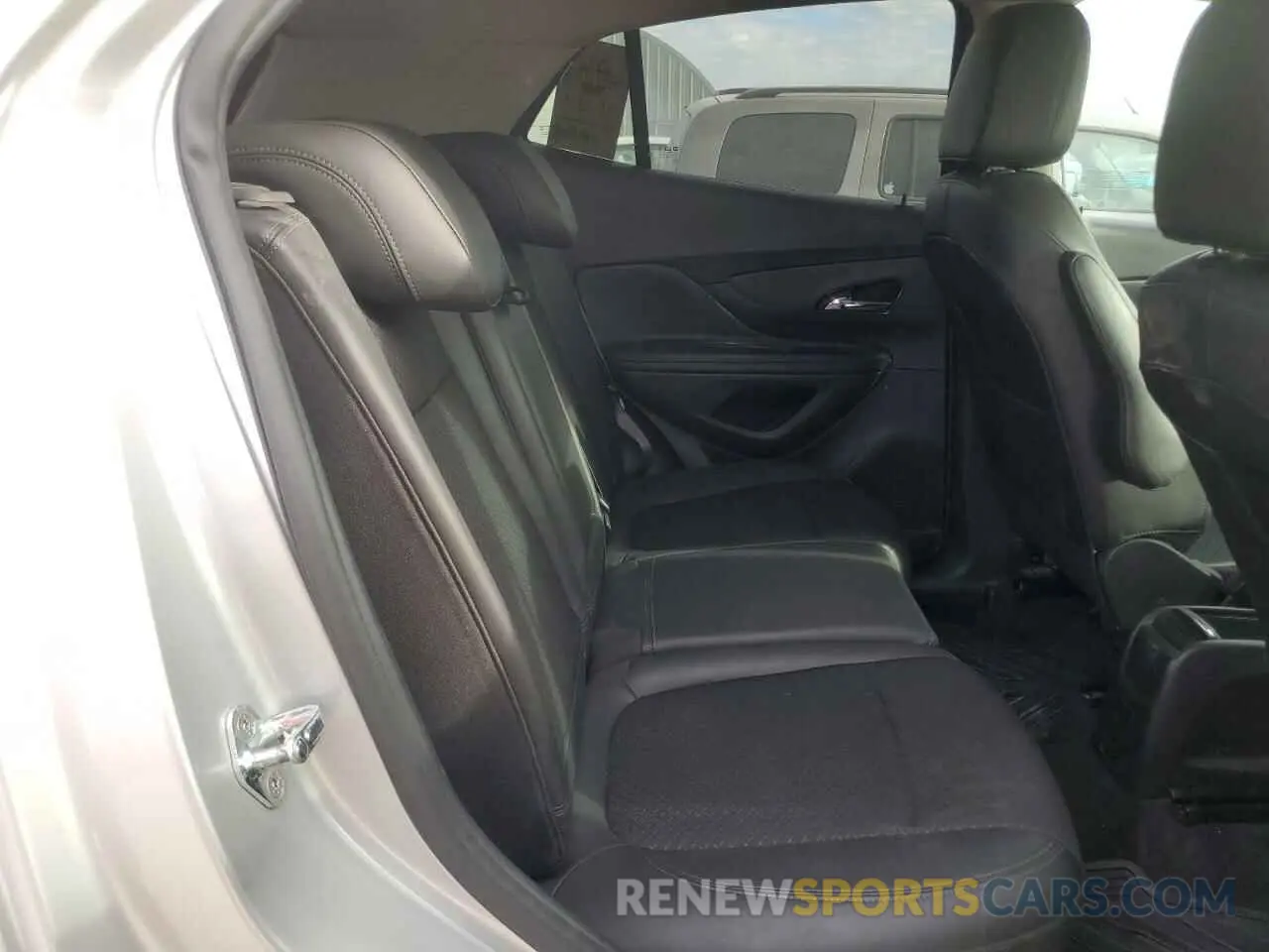 11 fotografías del automóvil dañado KL4CJESM6NB560053 BUICK ENCORE 2022