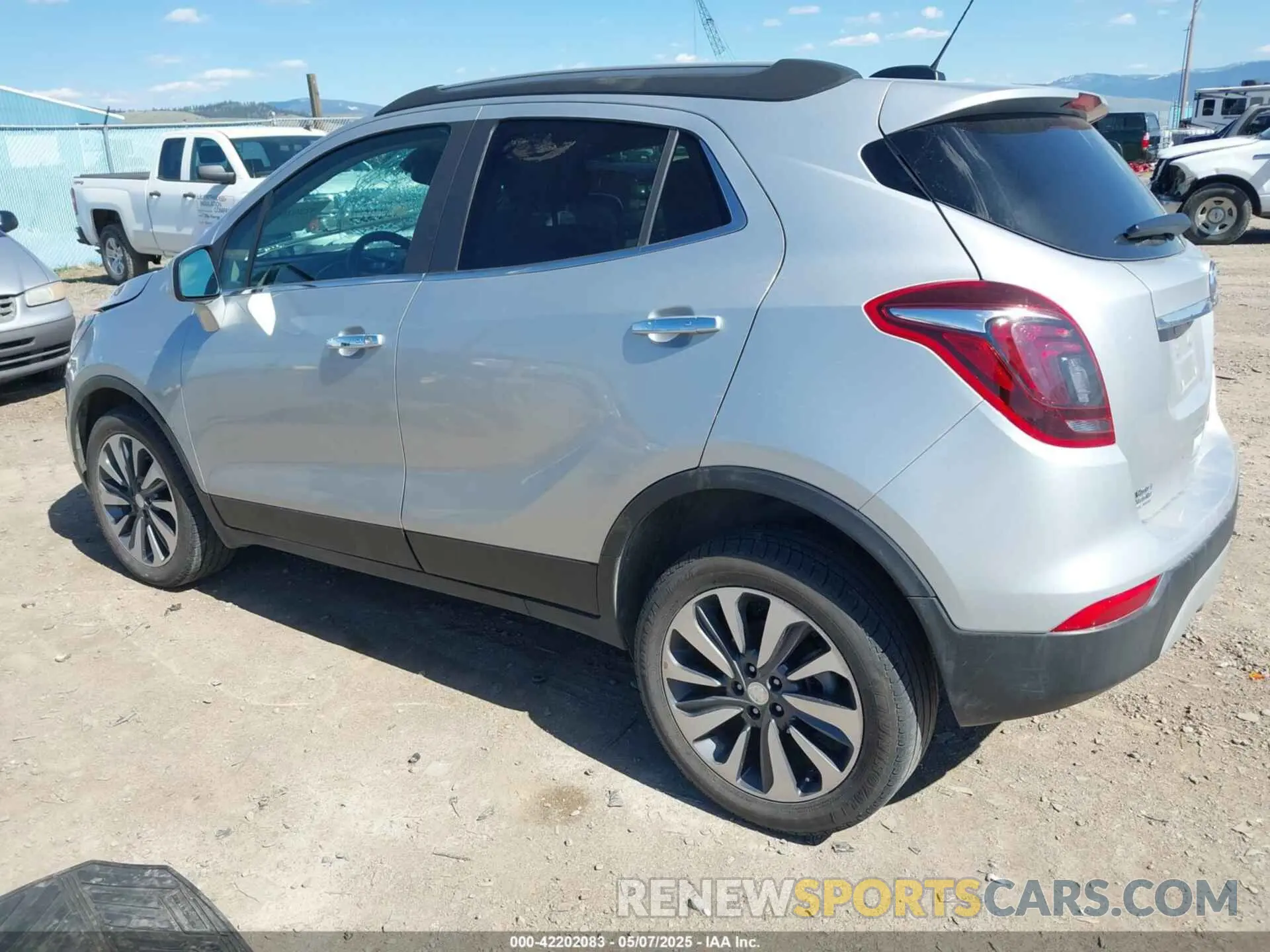 3 fotografías del automóvil dañado KL4CJESM7NB560773 BUICK ENCORE 2022