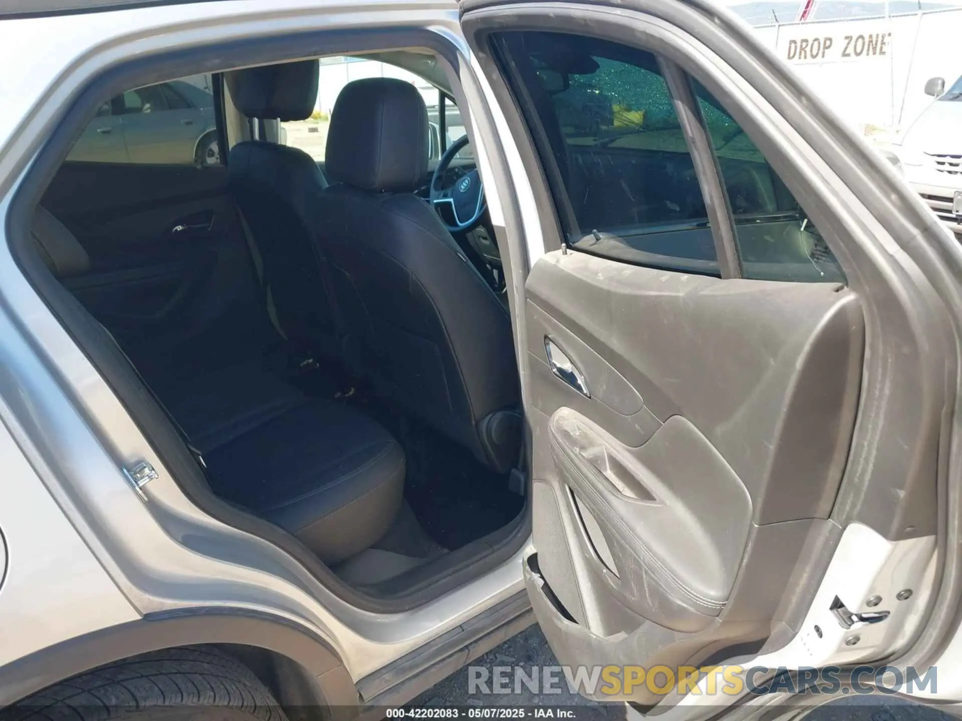8 fotografías del automóvil dañado KL4CJESM7NB560773 BUICK ENCORE 2022