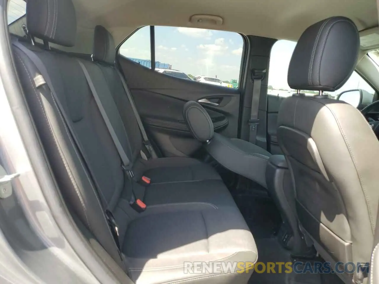 11 fotografías del automóvil dañado KL4MMCSL3PB028110 BUICK ENCORE 2023