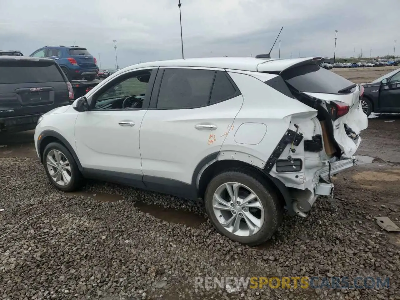 2 fotografías del automóvil dañado KL4MMCSL8PB067310 BUICK ENCORE 2023