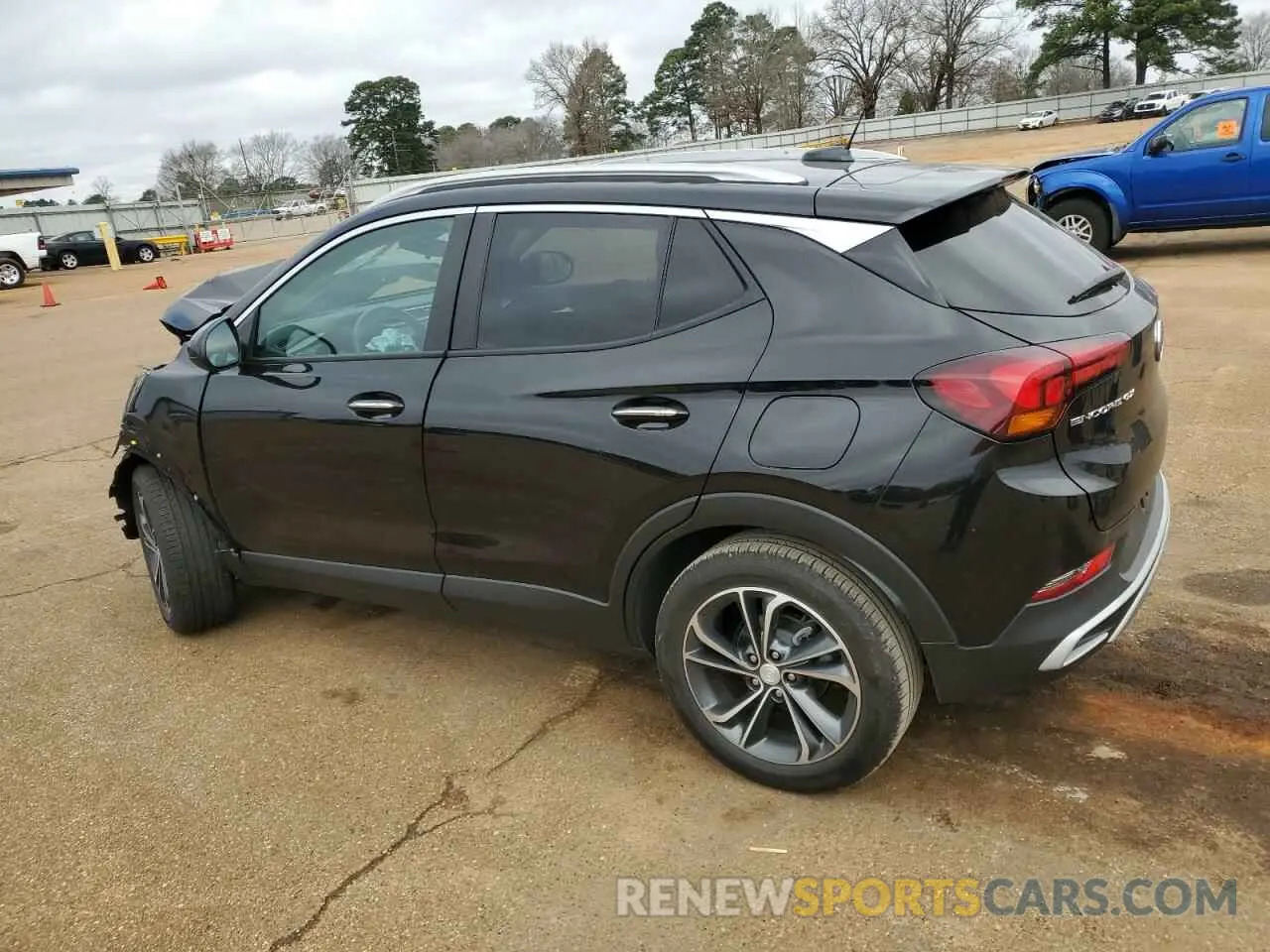 2 fotografías del automóvil dañado KL4MMDS28PB050195 BUICK ENCORE 2023