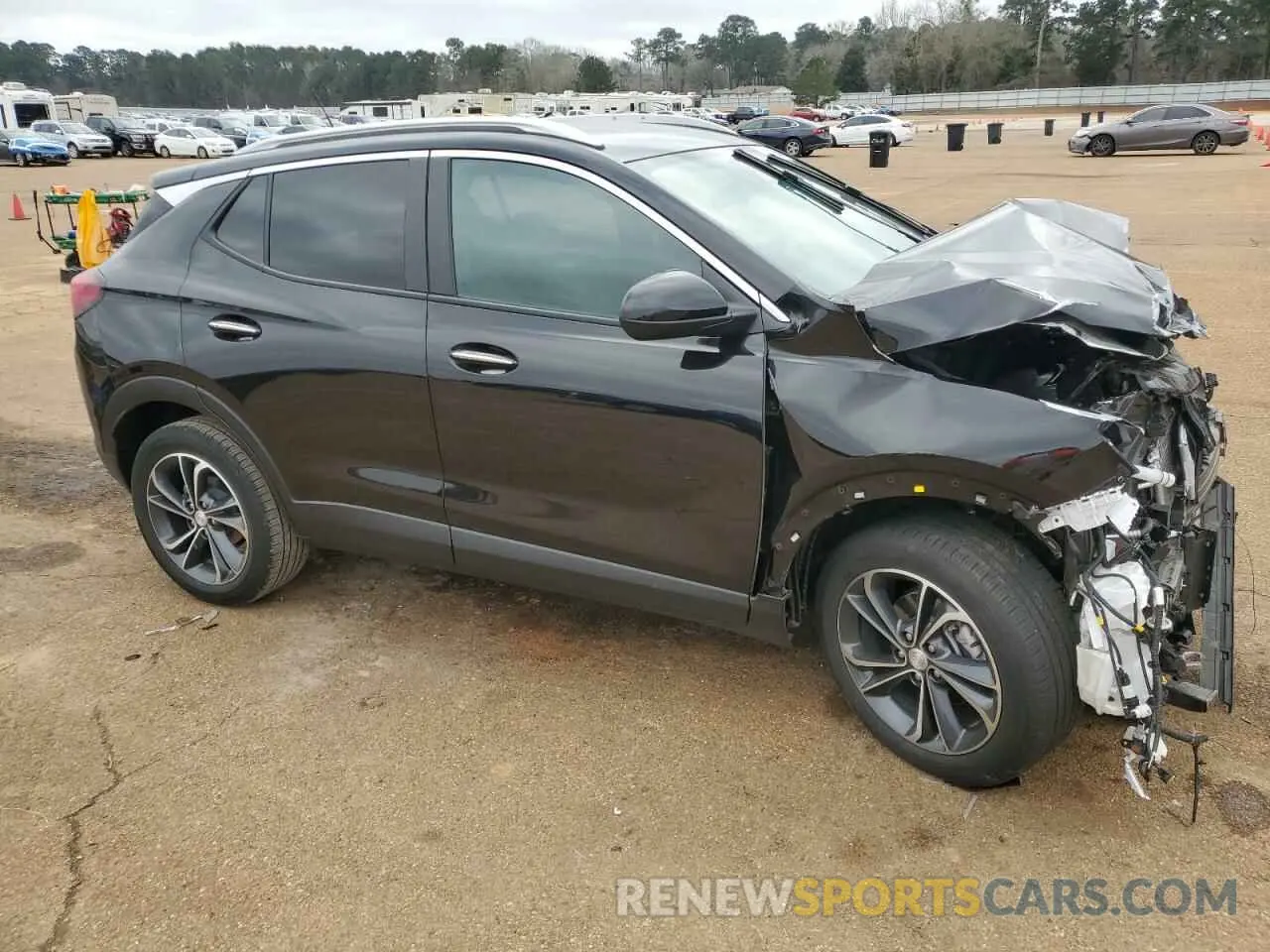 4 fotografías del automóvil dañado KL4MMDS28PB050195 BUICK ENCORE 2023