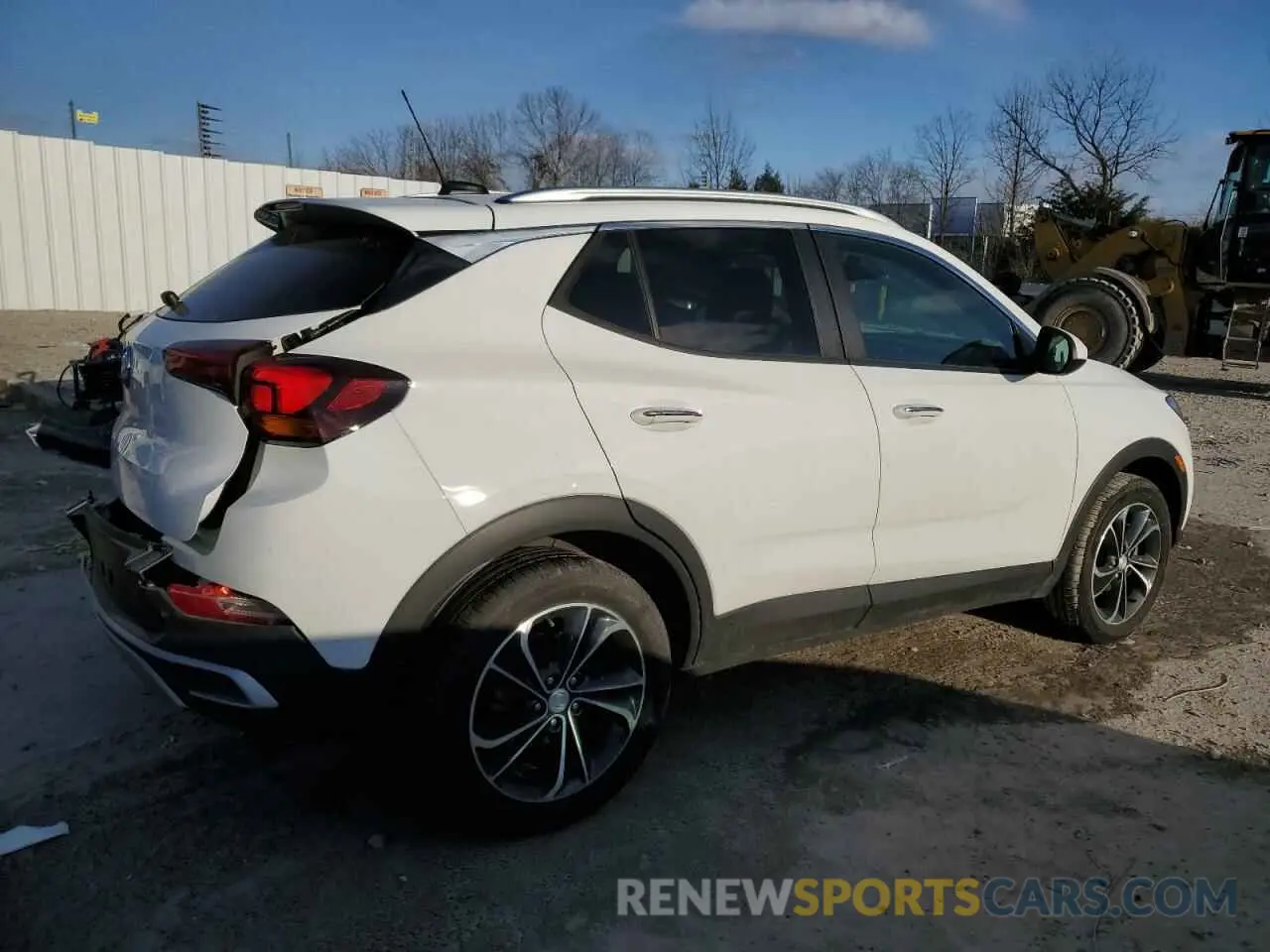 3 fotografías del automóvil dañado KL4MMESL4PB072502 BUICK ENCORE 2023