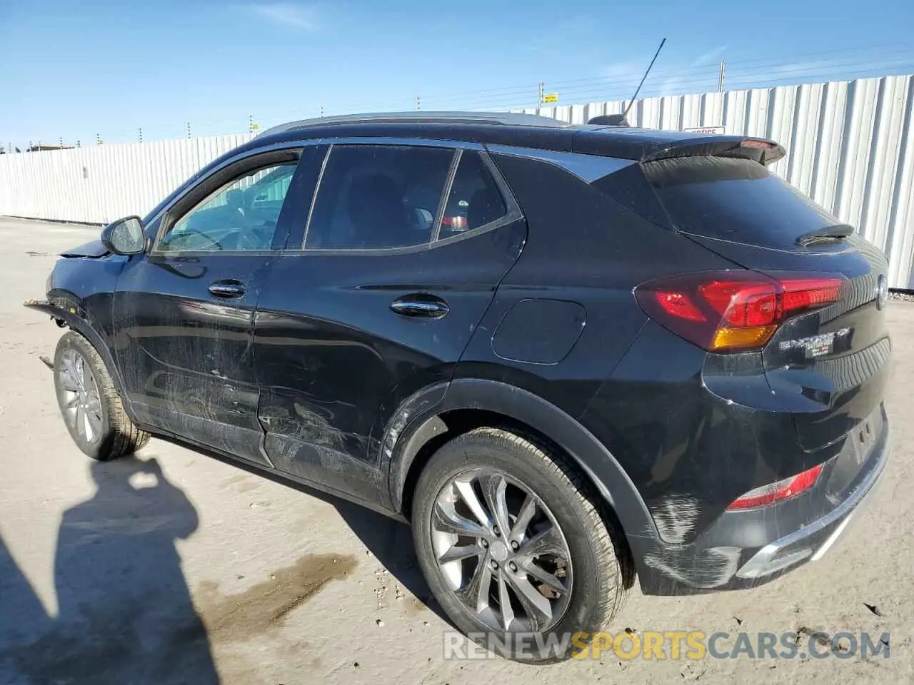 2 fotografías del automóvil dañado KL4MMFSL1PB112685 BUICK ENCORE 2023
