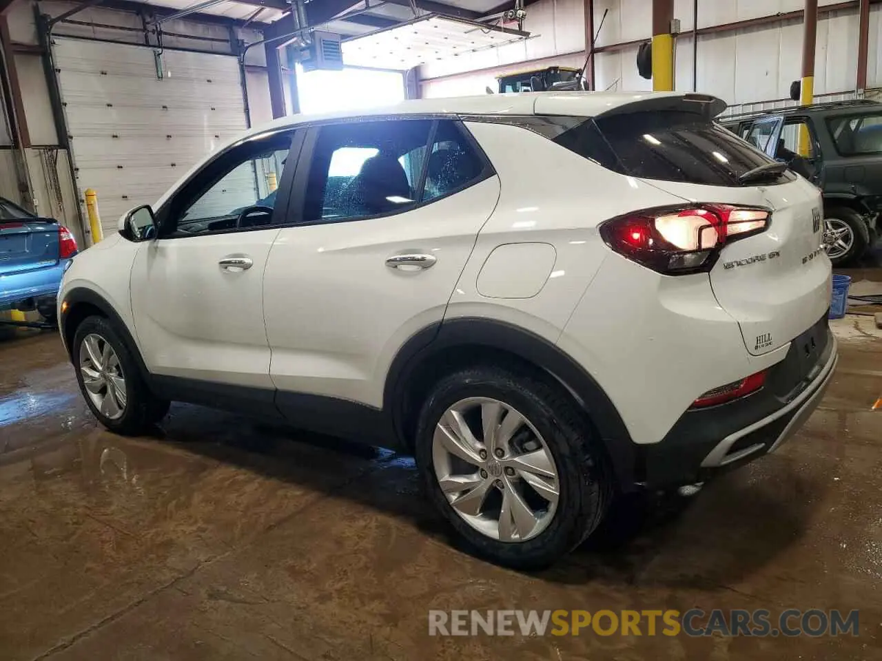 2 fotografías del automóvil dañado KL4AMBS20RB011093 BUICK ENCORE 2024