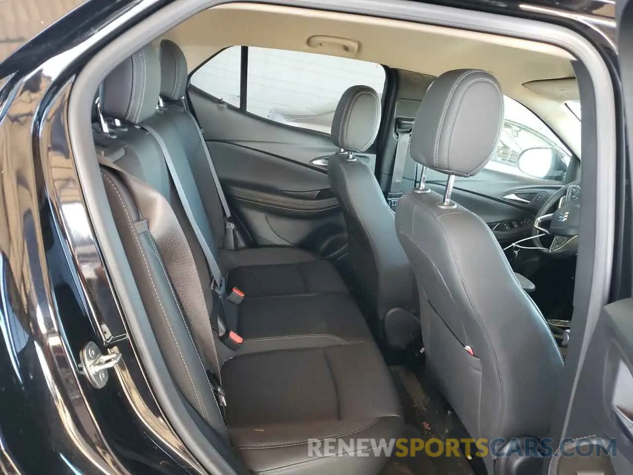 10 fotografías del automóvil dañado KL4AMBS20RB015760 BUICK ENCORE 2024