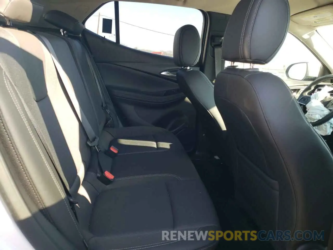 10 fotografías del automóvil dañado KL4AMBS21RB011359 BUICK ENCORE 2024