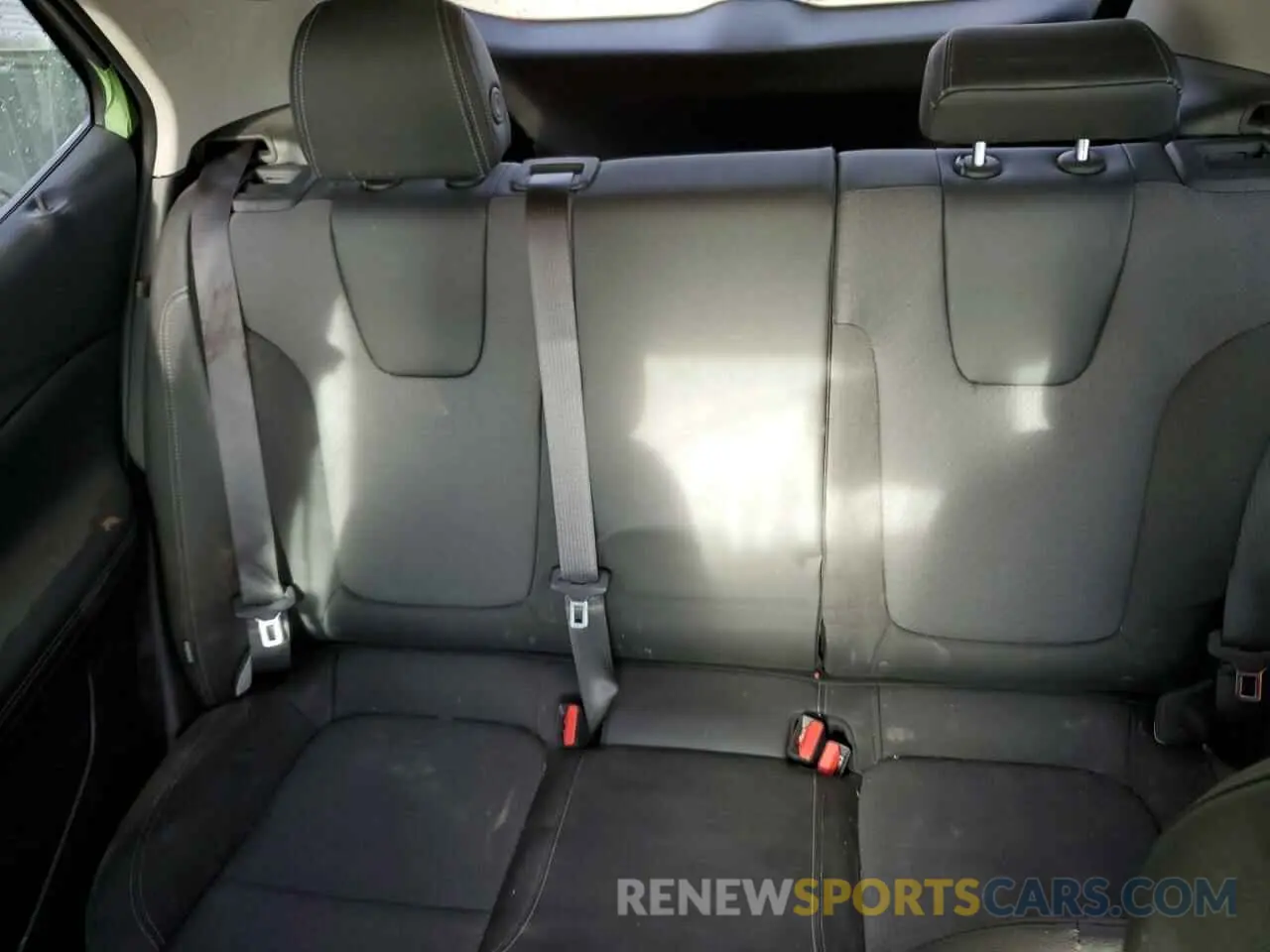 10 fotografías del automóvil dañado KL4AMBS21RB084084 BUICK ENCORE 2024