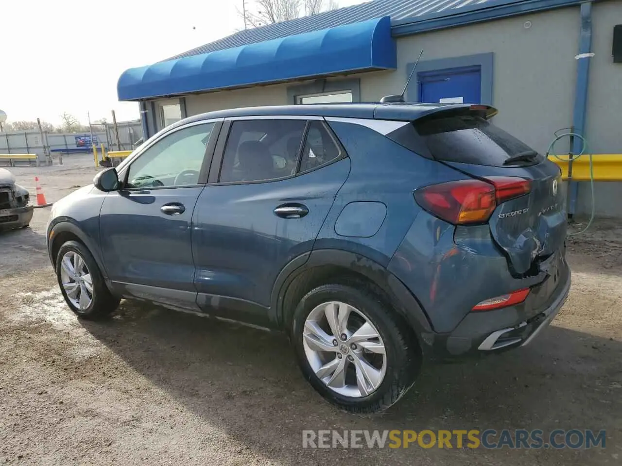 2 fotografías del automóvil dañado KL4AMBS21RB084084 BUICK ENCORE 2024