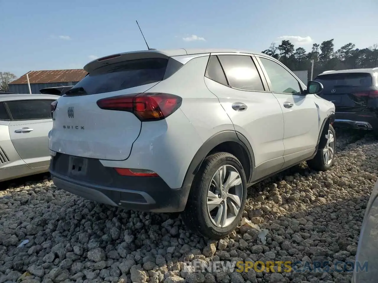 3 fotografías del automóvil dañado KL4AMBS21RB172598 BUICK ENCORE 2024