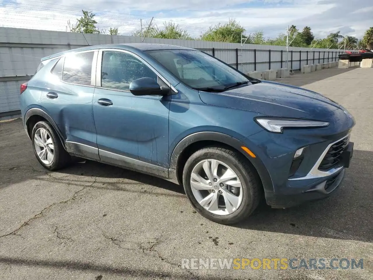 4 fotografías del automóvil dañado KL4AMBS23RB078772 BUICK ENCORE 2024