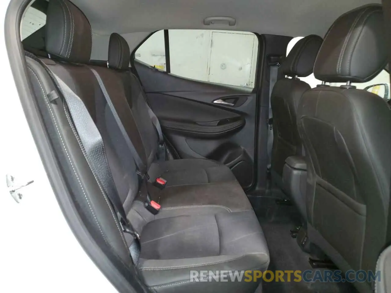 10 fotografías del automóvil dañado KL4AMBS24RB198080 BUICK ENCORE 2024