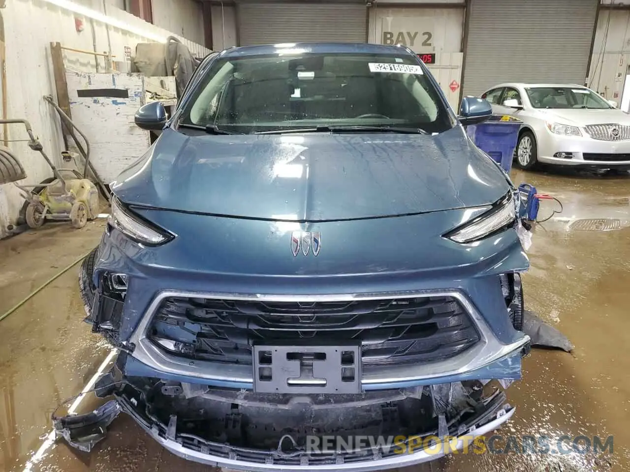 5 fotografías del automóvil dañado KL4AMBS25RB055610 BUICK ENCORE 2024