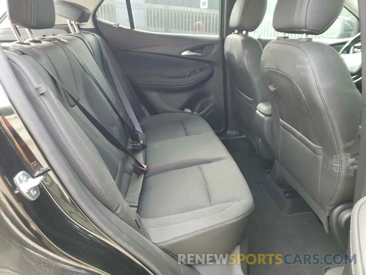 10 fotografías del automóvil dañado KL4AMBS25RB060340 BUICK ENCORE 2024