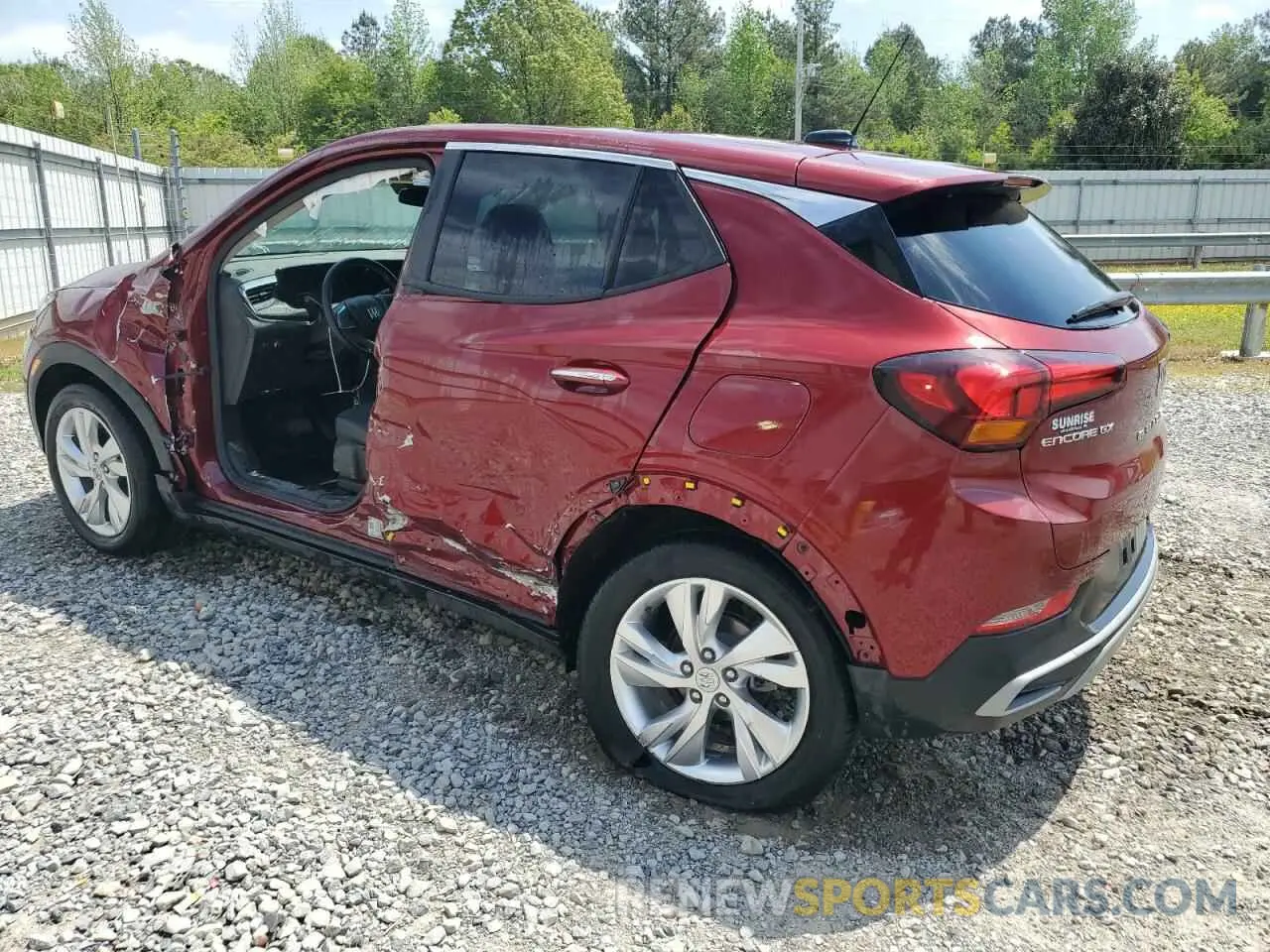 2 fotografías del automóvil dañado KL4AMBS26RB088650 BUICK ENCORE 2024