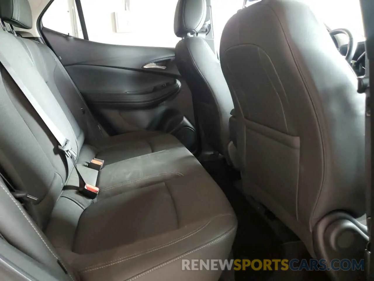 11 fotografías del automóvil dañado KL4AMBS26RB119119 BUICK ENCORE 2024