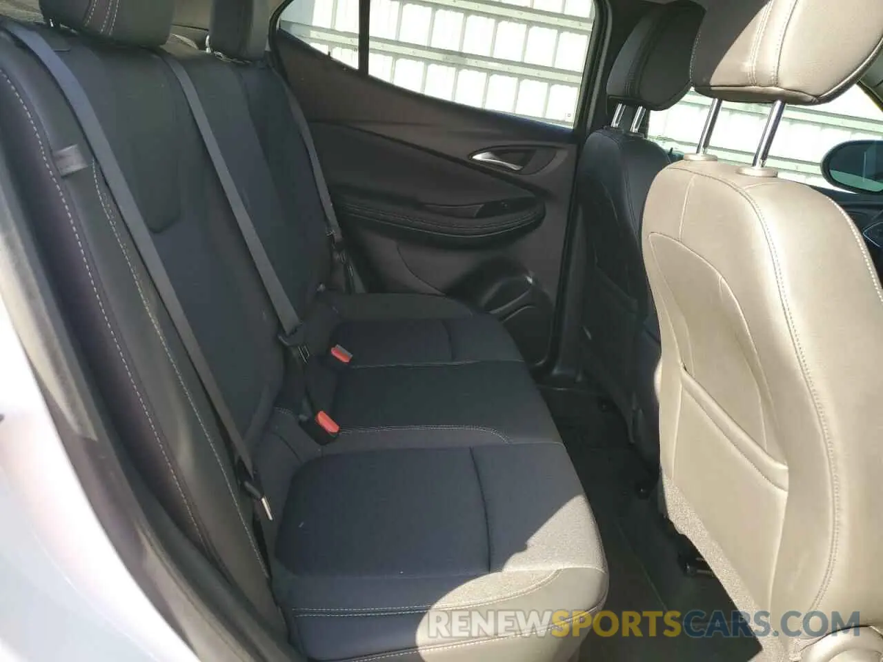 11 fotografías del automóvil dañado KL4AMBS26RB173195 BUICK ENCORE 2024