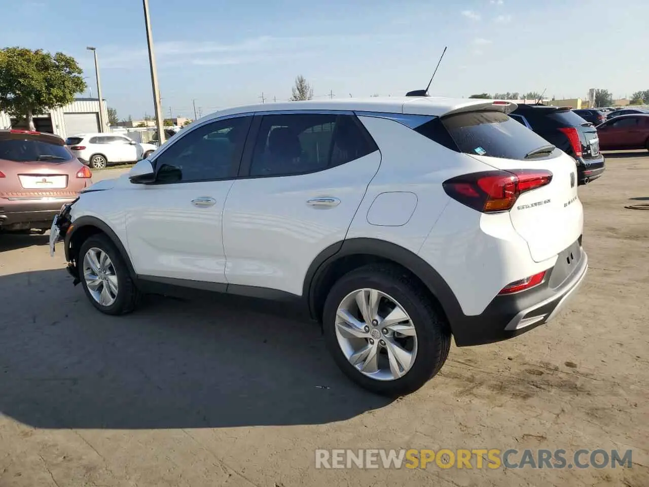 2 fotografías del automóvil dañado KL4AMBS26RB173195 BUICK ENCORE 2024
