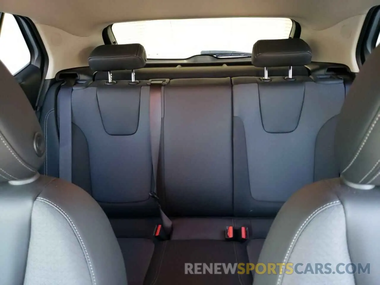 10 fotografías del automóvil dañado KL4AMBS27RB030532 BUICK ENCORE 2024