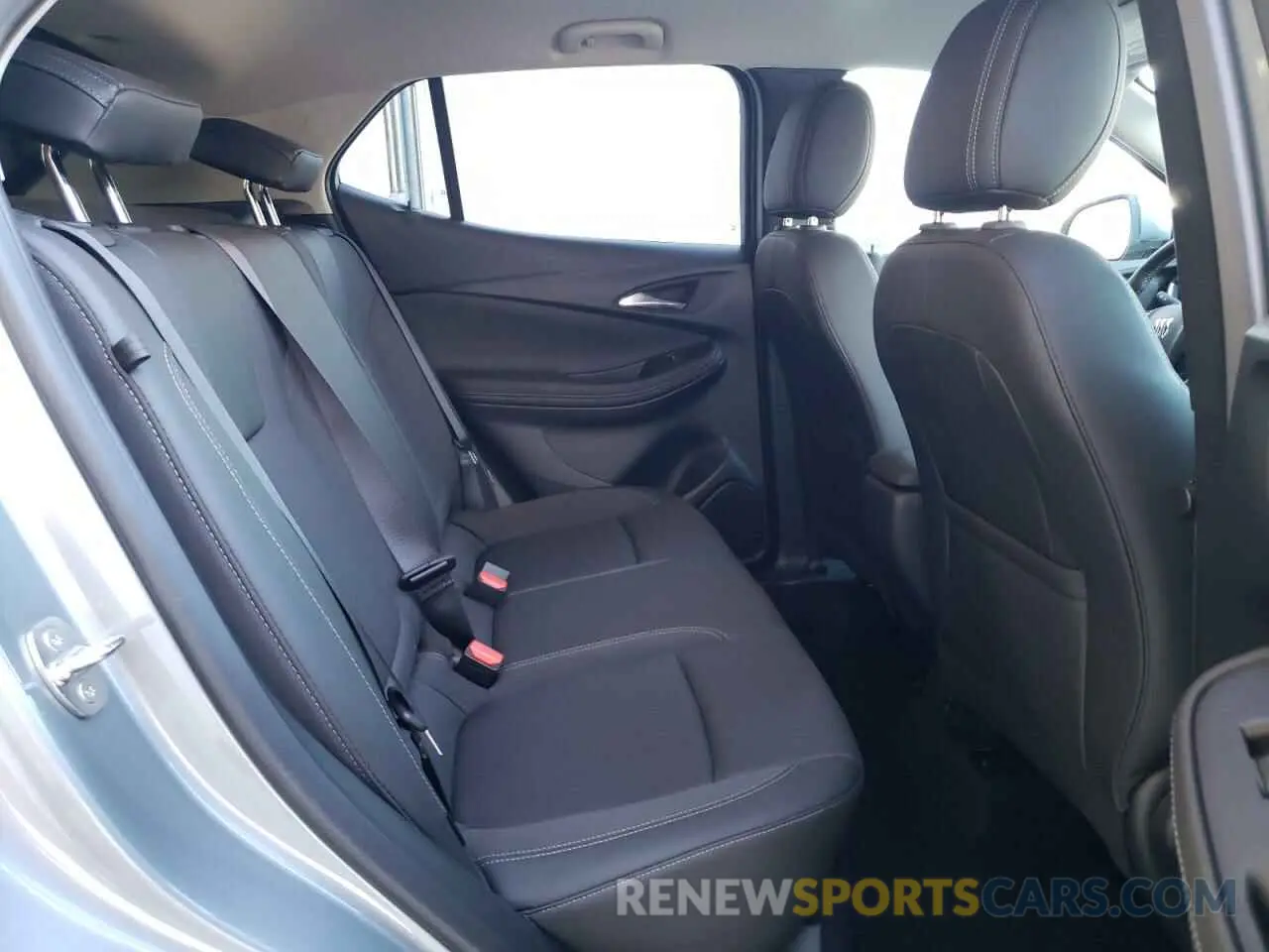 11 fotografías del automóvil dañado KL4AMBS27RB030532 BUICK ENCORE 2024
