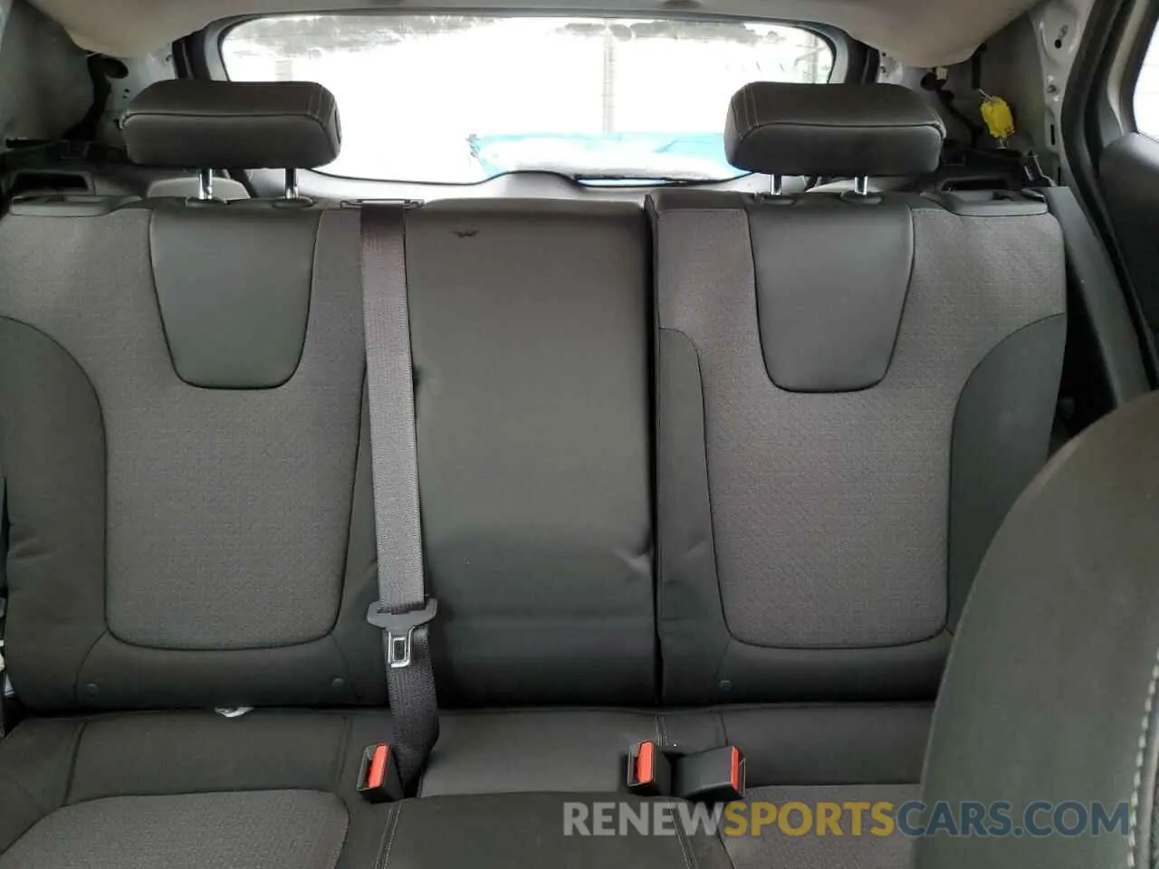 10 fotografías del automóvil dañado KL4AMBS28RB139310 BUICK ENCORE 2024