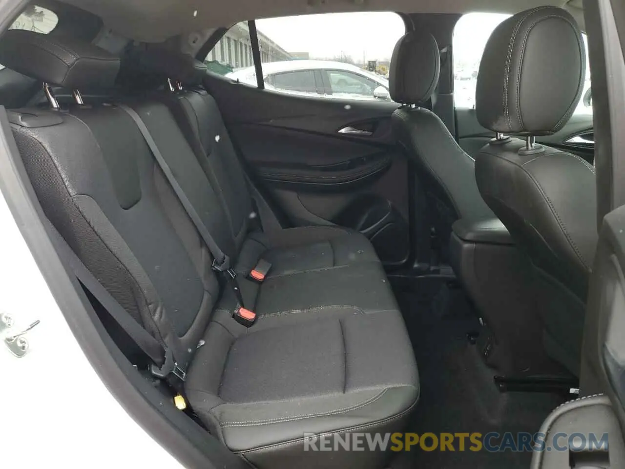 11 fotografías del automóvil dañado KL4AMBS28RB139310 BUICK ENCORE 2024