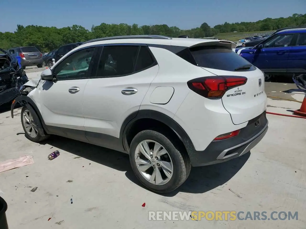 2 fotografías del automóvil dañado KL4AMBS2XRB013031 BUICK ENCORE 2024