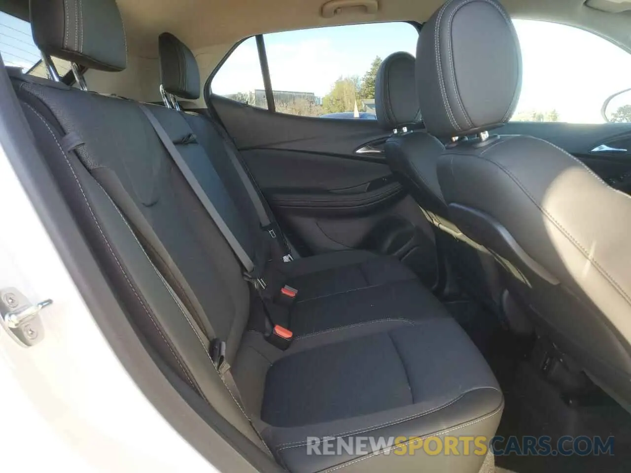 11 fotografías del automóvil dañado KL4AMBS2XRB024286 BUICK ENCORE 2024