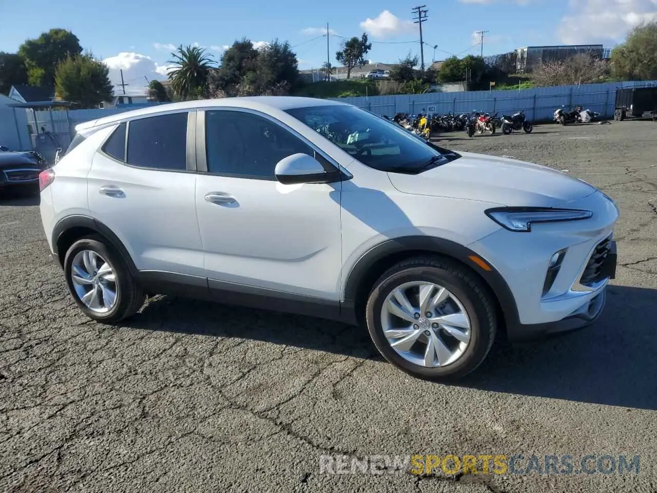 4 fotografías del automóvil dañado KL4AMBS2XRB024286 BUICK ENCORE 2024