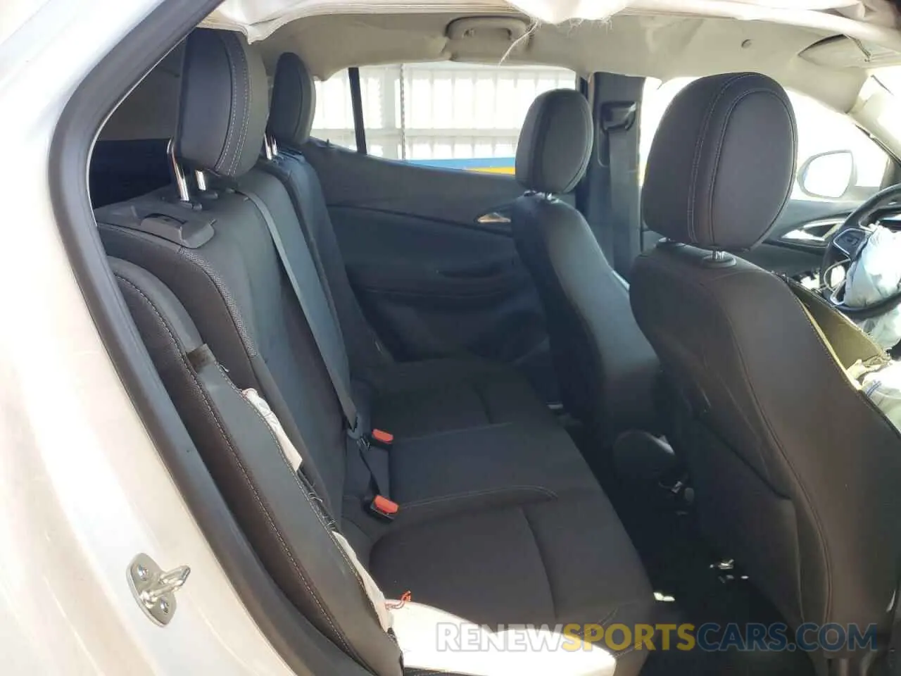 10 fotografías del automóvil dañado KL4AMBS2XRB089042 BUICK ENCORE 2024