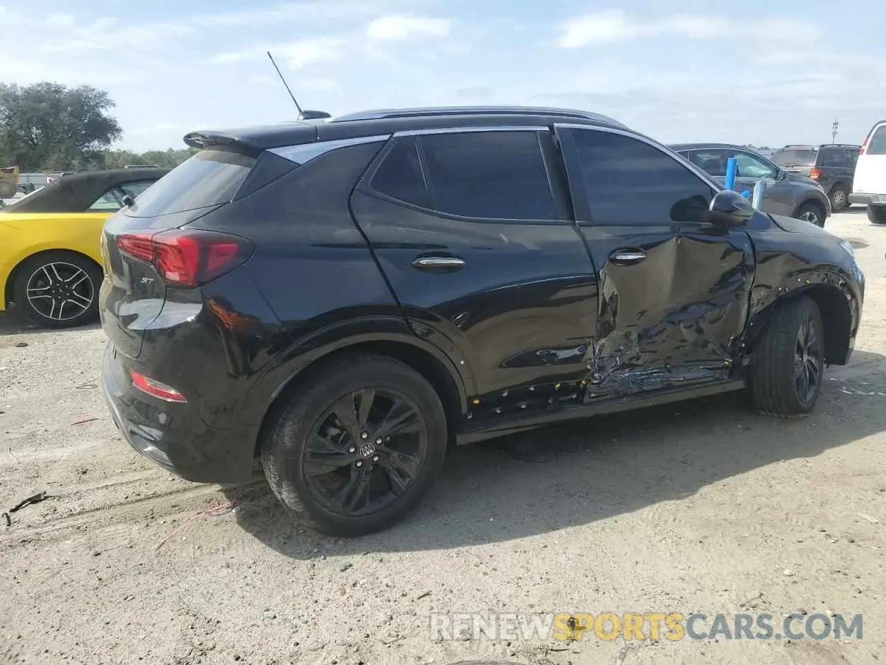 3 fotografías del automóvil dañado KL4AMDSL0RB000700 BUICK ENCORE 2024