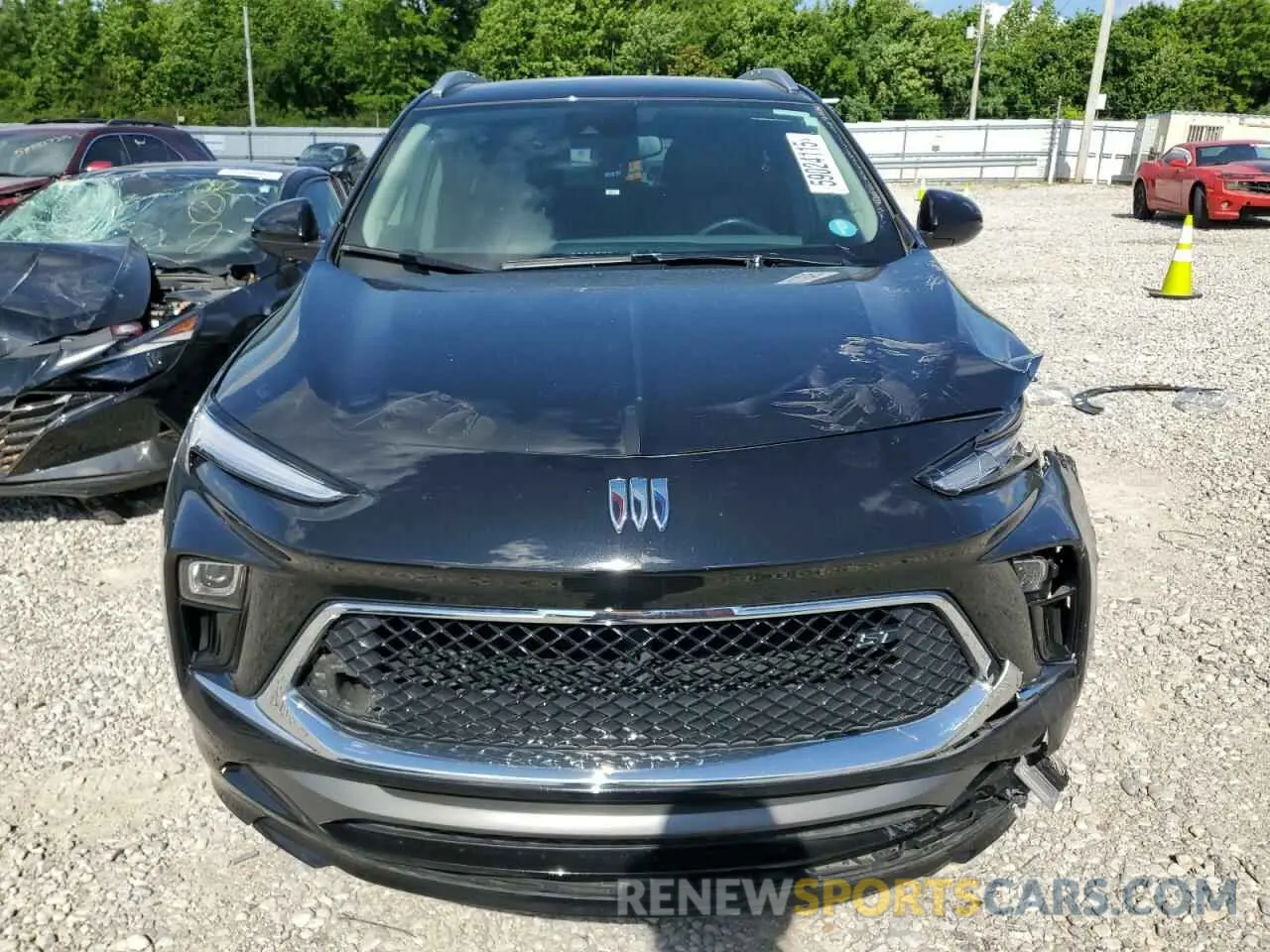 5 fotografías del automóvil dañado KL4AMDSL2RB003887 BUICK ENCORE 2024