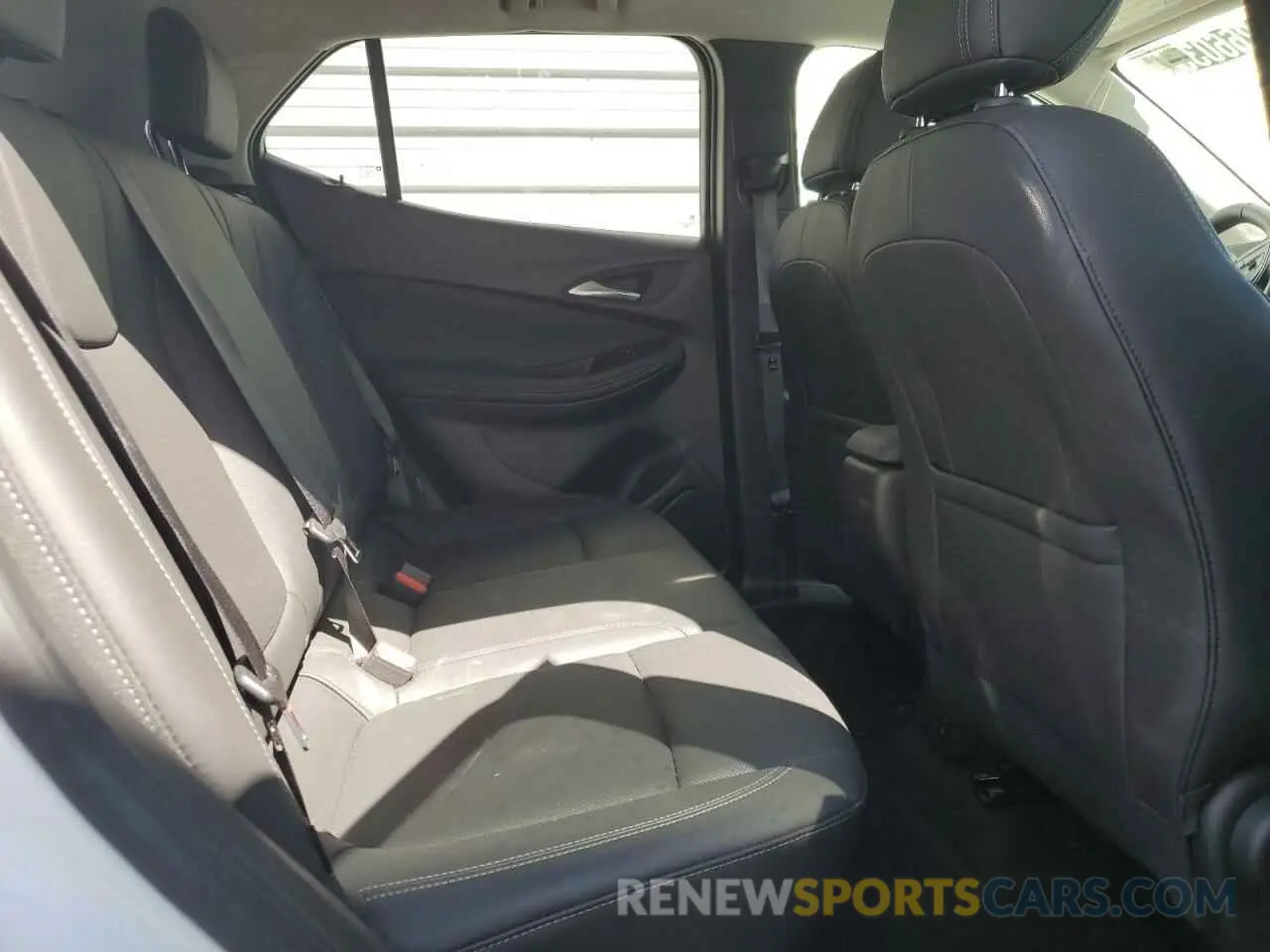 10 fotografías del automóvil dañado KL4AMDSL4RB144668 BUICK ENCORE 2024