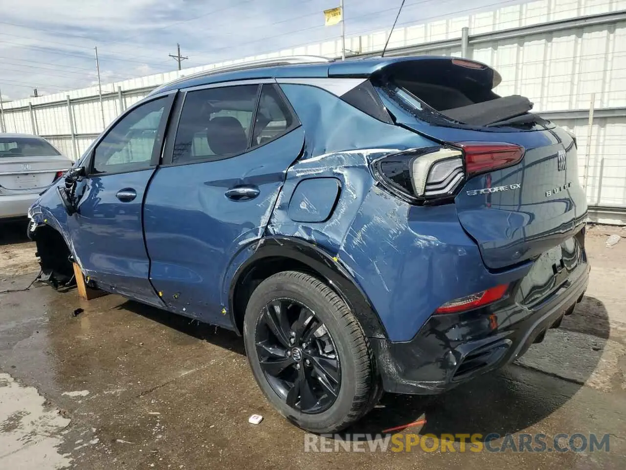 2 fotografías del automóvil dañado KL4AMDSL8RB063530 BUICK ENCORE 2024