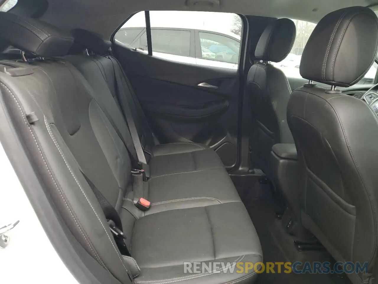 11 fotografías del automóvil dañado KL4AMDSL8RB182582 BUICK ENCORE 2024