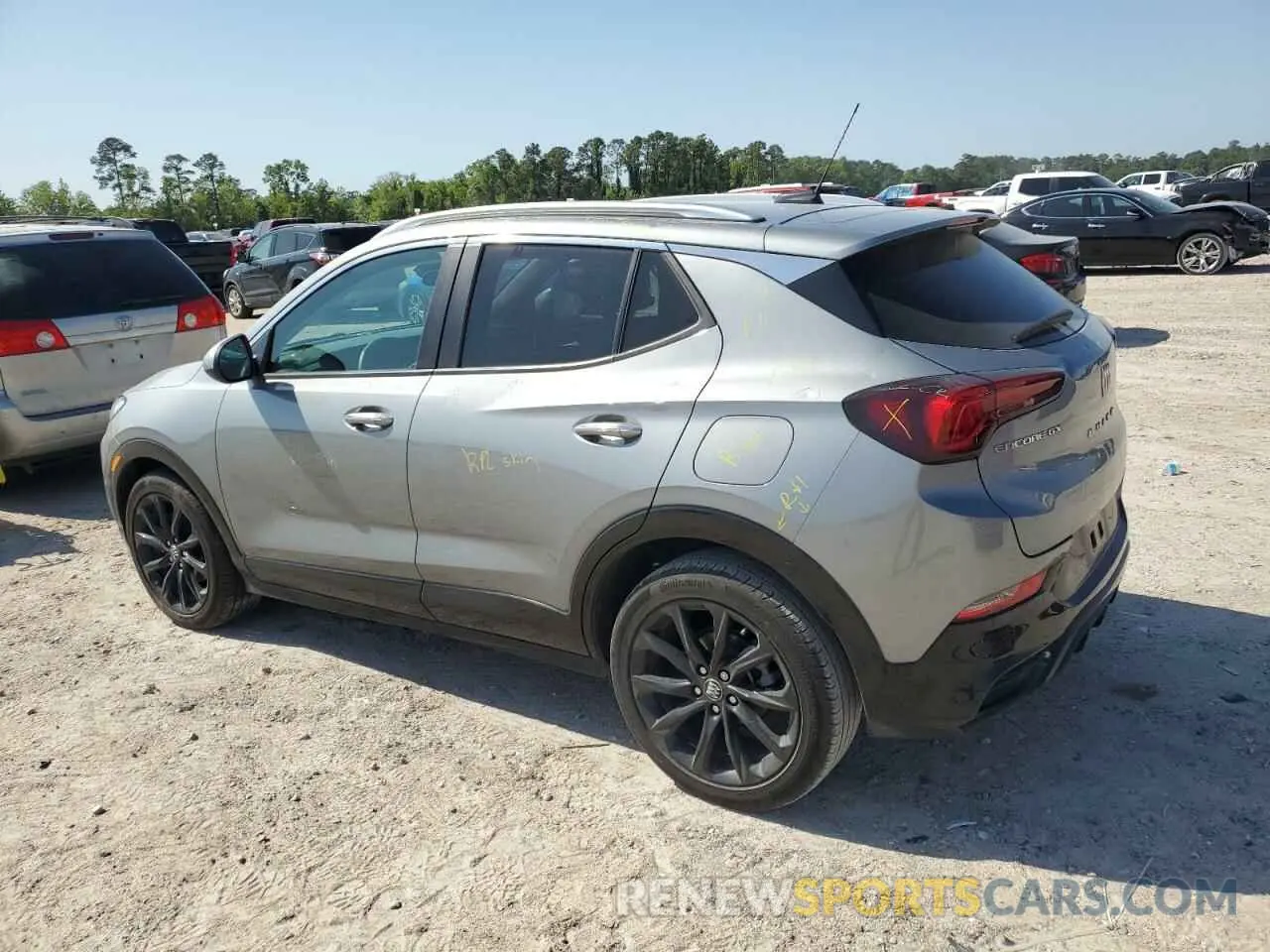 2 fotografías del automóvil dañado KL4AMDSL8RB190178 BUICK ENCORE 2024