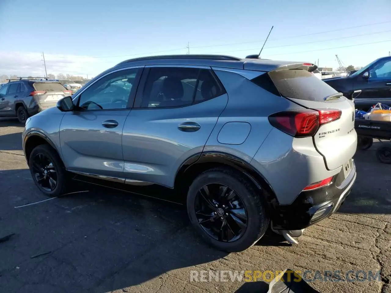 2 fotografías del automóvil dañado KL4AMESL4RB015576 BUICK ENCORE 2024