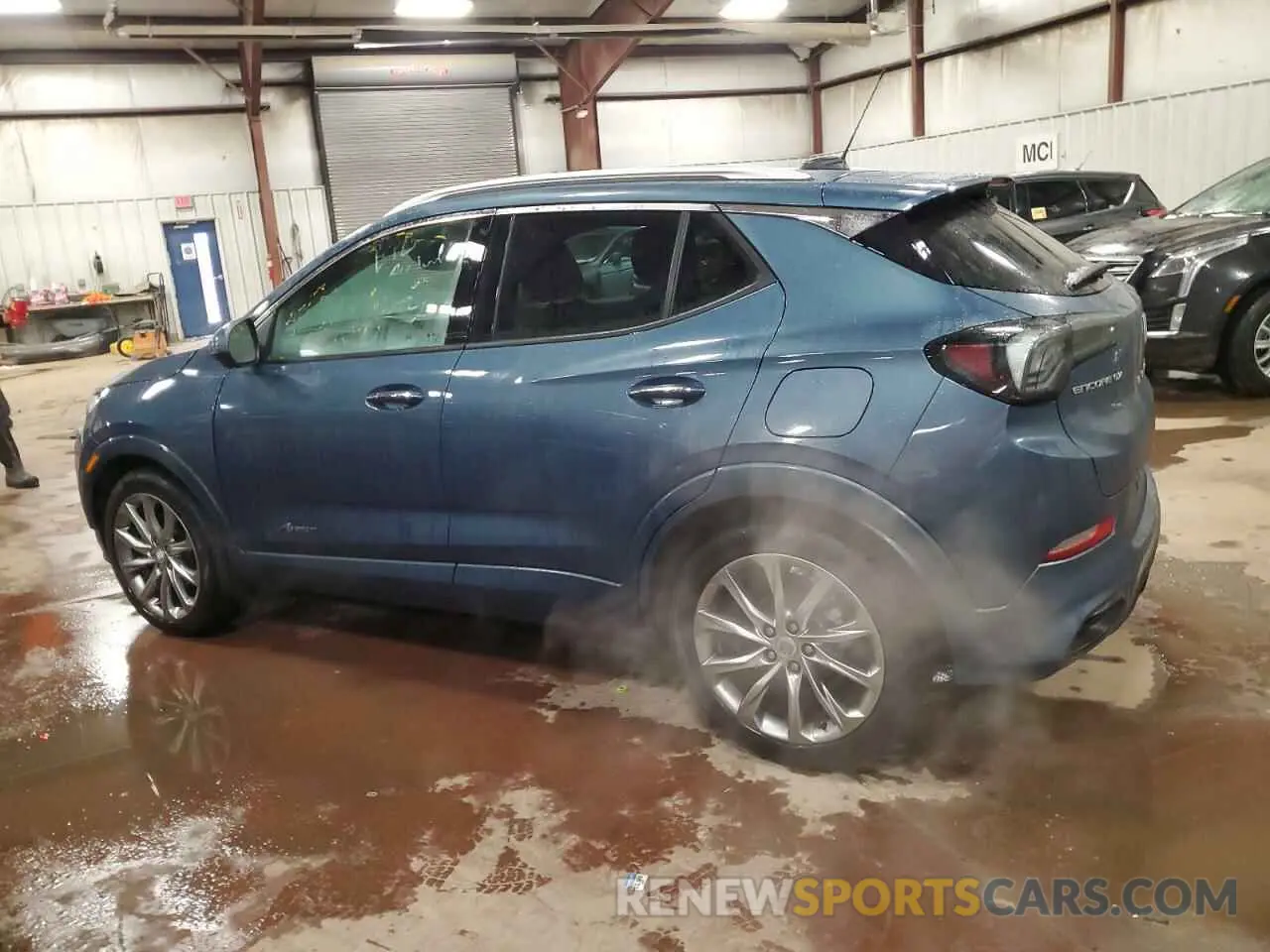 2 fotografías del automóvil dañado KL4AMFSLXRB006516 BUICK ENCORE 2024