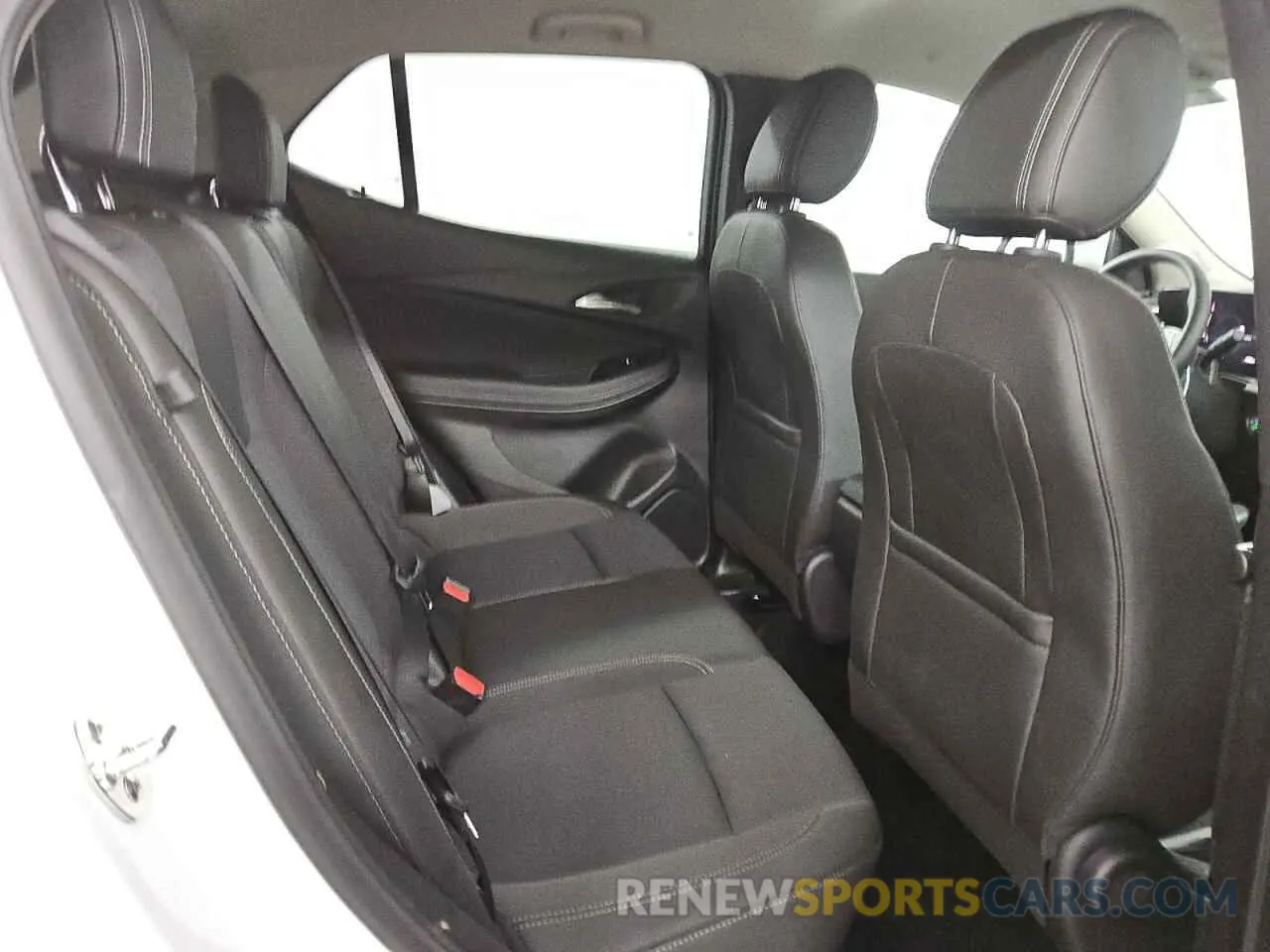 11 fotografías del automóvil dañado KL4AMBSL3SB132120 BUICK ENCORE 2025